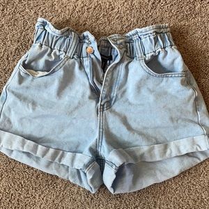 Med paper bag jean shorts